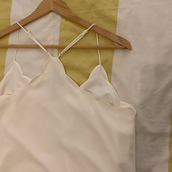 Cream scalloped cami top with racer back - Picture 2 of 3